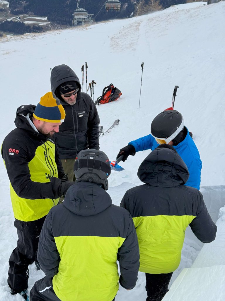 ÖBB Lawinenkommission Kurs 2024 | © LO.LA